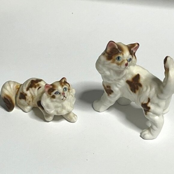 VTG Miniature Mama Cat & Kitten Porcelain Figurines White Brown Blue Eyes 2" - Picture 3 of 12